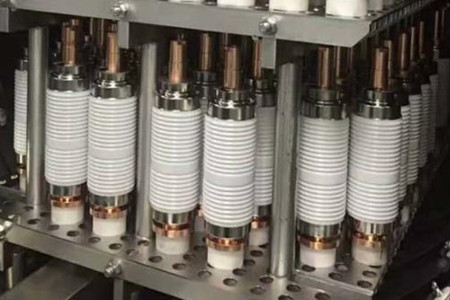 真空開(kāi)關(guān)管產(chǎn)生操作過(guò)電壓的原因是什么？